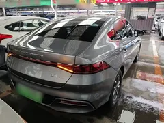 2024 BYD Qin PLUS Honor DM-i PHEV 55km Leading — фото 7