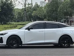 2022 Changan UNI-V 1.5T Premium, белый — фото 4