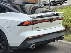 2022 Changan UNI-V 1.5T Premium, белый — фото 6