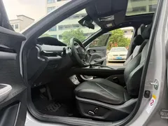 2022 Changan UNI-V 1.5T Premium — фото 4