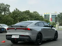 2022 Changan UNI-V 1.5T Premium — фото 9