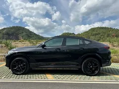 2021 BMW X6 Premium M Sport Package, чёрный — фото 4