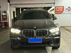 2023 BMW X5 30Li Premium M Sport Package, чёрный — фото 2
