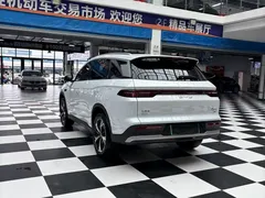 2026 BYD Song Pro DM-i PHEV 220KM Exceed, белый — фото 6
