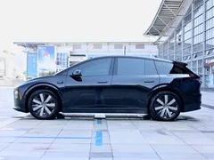 2025 Li Auto i6 4WD Standard, чёрный — фото 7