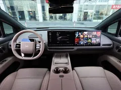 2025 Li Auto i6 4WD Standard, чёрный — фото 11