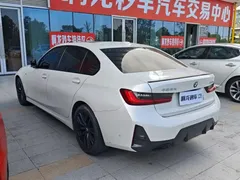 2023 BMW 3 Series 325Li M Sport Dark Night Package, белый — фото 8