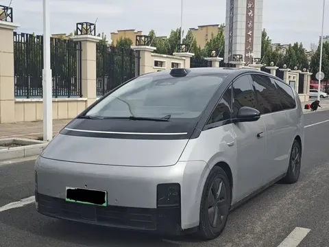 2024 Li Auto MEGA Ultra