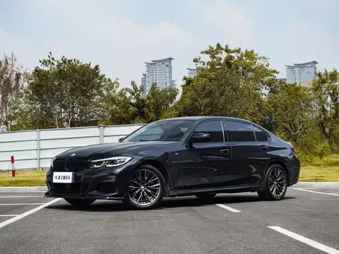 2022 BMW 3 Series 330Li xDrive M Sport Night Package