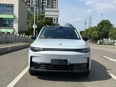 2026 Leapmotor C16 EV 630 LiDAR Premium 6-seat — фото 2