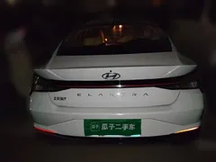 2022 Hyundai Elantra 1.5L CVT Flagship TOP, белый — фото 3