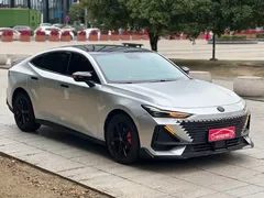 2022 Changan UNI-V 1.5T Premium — фото 2