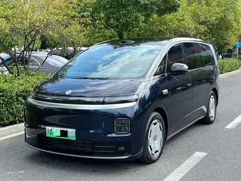 2026 Leapmotor D99 EREV 480 Flagship