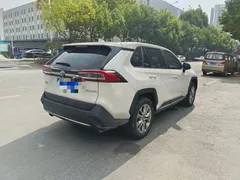 2021 Toyota Wildlander 2.0L CVT 2WD Luxury, белый — фото 3