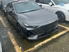 2023 Changan UNI-V 1.5T Premium — фото 3