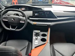 2023 Changan UNI-V 1.5T Premium — фото 5
