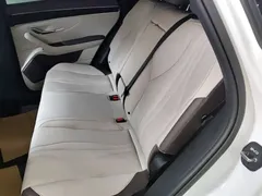 2025 BYD Song PLUS DM-i 112KM PHEV Premium, белый — фото 17