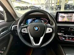 2021 BMW 5 Series 530Li Premium Luxury Package, чёрный — фото 11