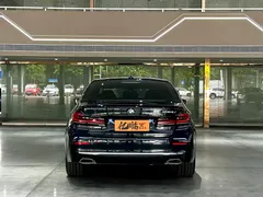 2021 BMW 5 Series 530Li Premium Luxury Package, чёрный — фото 14