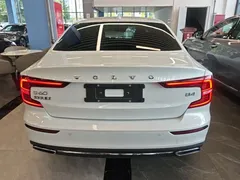 2022 Volvo S60 B4 Luxury, белый — фото 6