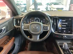 2022 Volvo S60 B4 Luxury, белый — фото 11