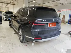 2023 BMW X7 xDrive40i Luxury Package, чёрный — фото 6