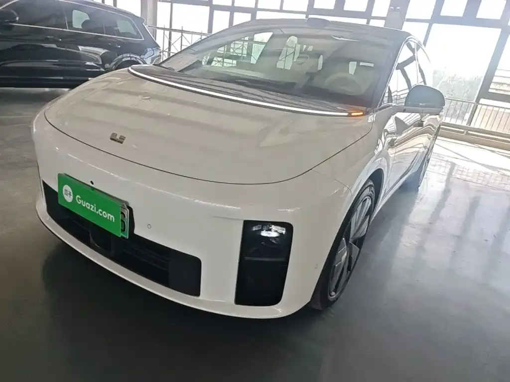 2025 Li Auto i6 4WD Standard