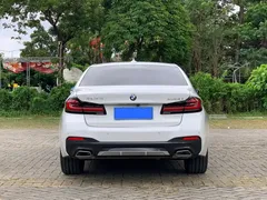 2023 BMW 5 Series 530Li Leading M Sport Package, белый — фото 5