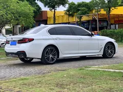 2023 BMW 5 Series 530Li Leading M Sport Package, белый — фото 6