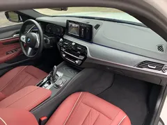 2023 BMW 5 Series 530Li Leading M Sport Package, белый — фото 11