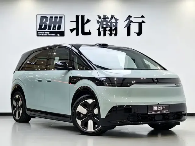 2025 Zeekr Mix Smart Driving