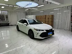 2022 Toyota Avalon 2.0L XLE Premium, белый — фото 3