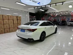 2022 Toyota Avalon 2.0L XLE Premium, белый — фото 4
