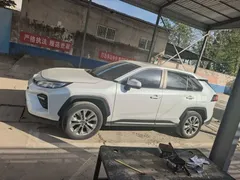 2022 Toyota Wildlander 2.0L CVT 2WD Luxury Plus, белый — фото 2