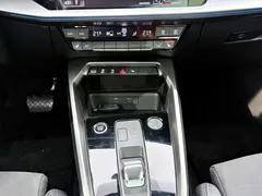 2022 Audi A3L Limousine 35 TFSI Luxury Sport — фото 13