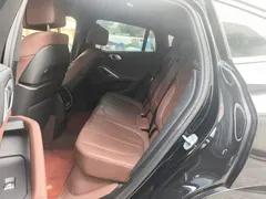 2021 BMW X6 Premium M Sport Package, чёрный — фото 18
