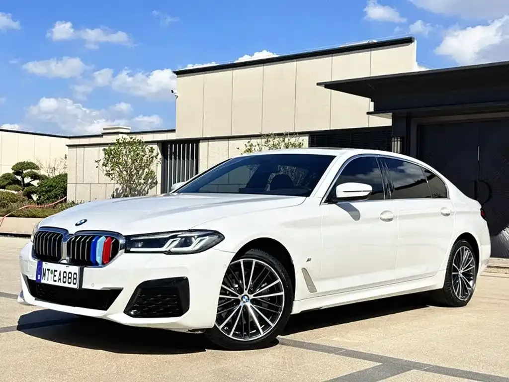 2022 BMW 5 Series 530Li Leading M Sport Package