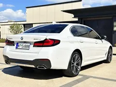 2022 BMW 5 Series 530Li Leading M Sport Package, белый — фото 4
