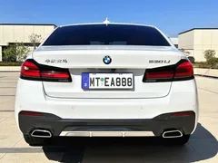 2022 BMW 5 Series 530Li Leading M Sport Package, белый — фото 5
