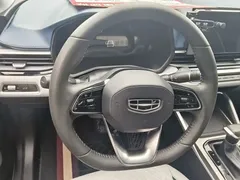 2022 Geely Emgrand 4th Gen 1.5L CVT Luxury — фото 4