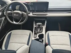 2022 Geely Emgrand 4th Gen 1.5L CVT Luxury — фото 8