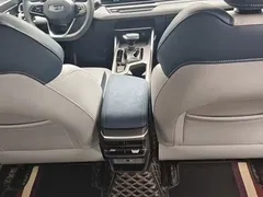 2022 Geely Emgrand 4th Gen 1.5L CVT Luxury — фото 9