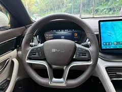 2025 BYD Song PLUS DM-i 112KM PHEV Premium, белый — фото 22