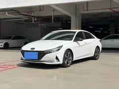 2021 Hyundai Elantra 1.5L CVT LUX Premium, белый — фото 2