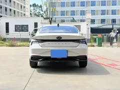 2021 Hyundai Elantra 1.5L CVT LUX Premium, белый — фото 4