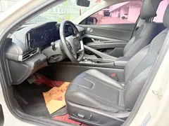 2021 Hyundai Elantra 1.5L CVT LUX Premium, белый — фото 7