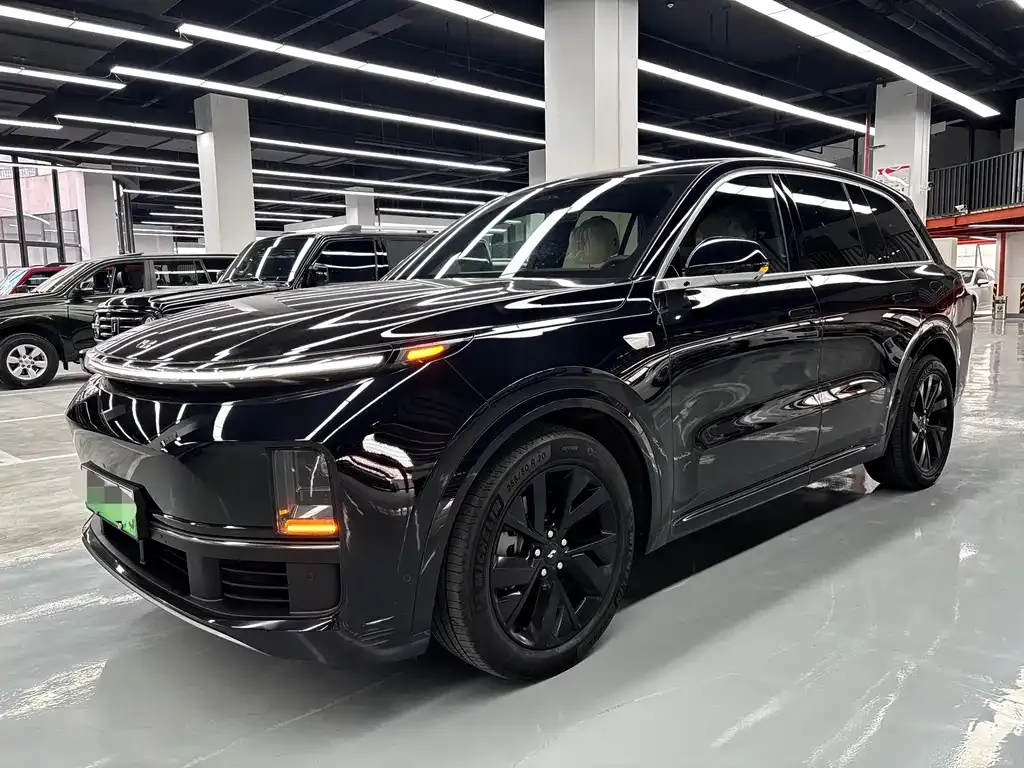 2023 Li Auto L8