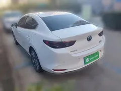 2020 Mazda 3 2.0L AT, белый — фото 4
