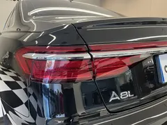 2022 Audi A8L 50 TFSI quattro Comfort Collector's Edition, чёрный — фото 10