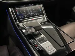 2022 Audi A8L 50 TFSI quattro Comfort Collector's Edition, чёрный — фото 20